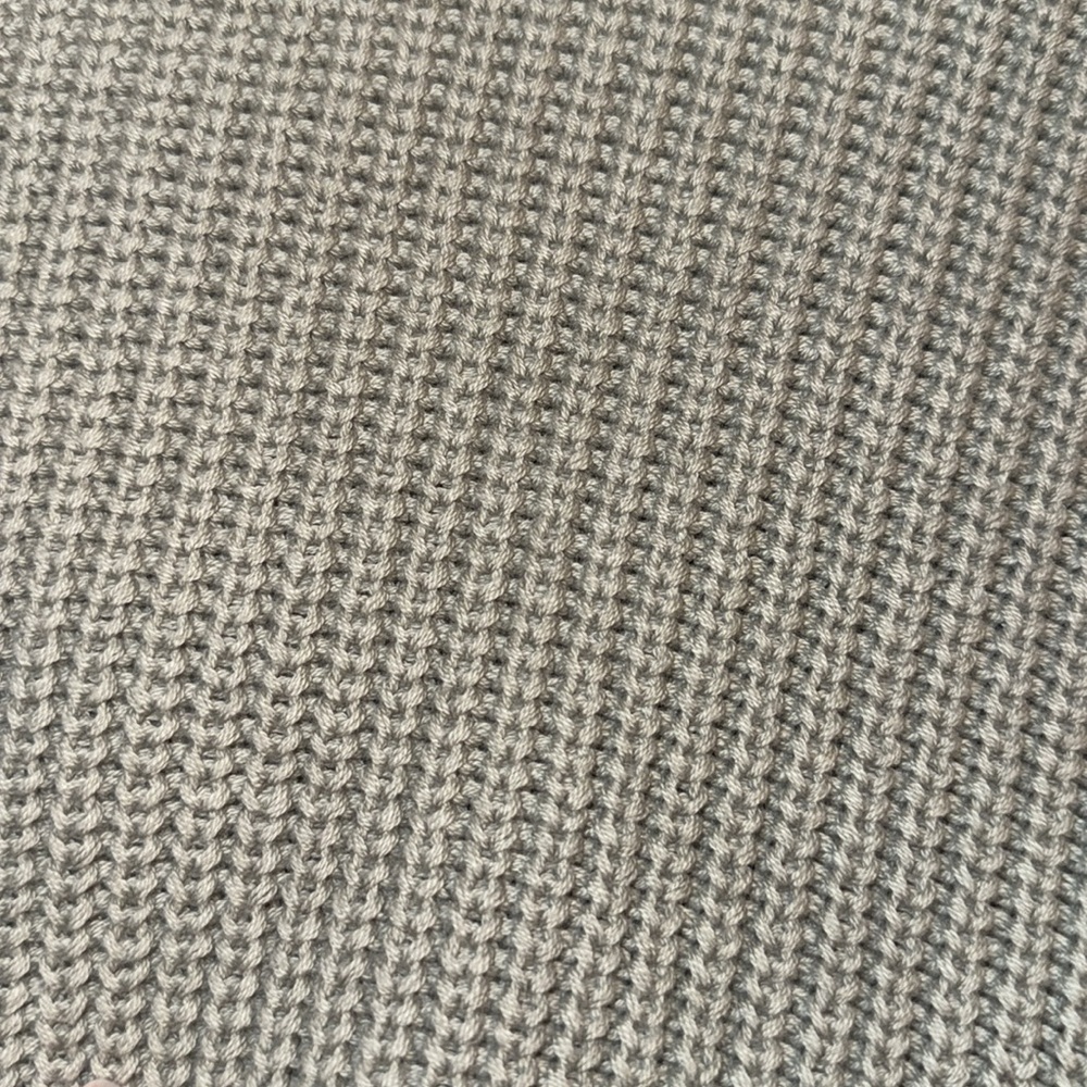 Distressed sweater - size Large in a soft green/grey color - Picture 3 of 3